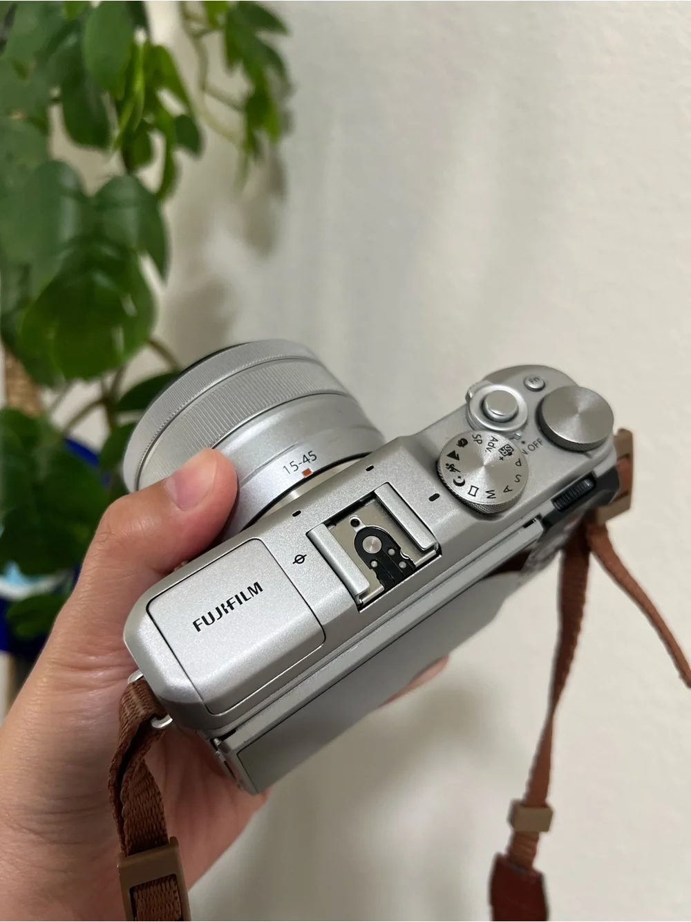 FUJIFILM X-A5 Mirrorless Digital Camera w/XC15-45mmF3.5-5.6 OIS PZ Lens - Brown